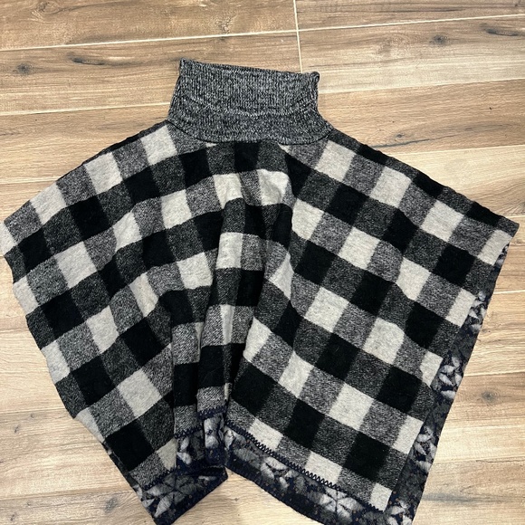 Anthropologie Wintertide Reversible Poncho - Picture 2 of 3